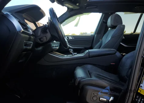 2019 BMW X5 xDrive40I z USA, uszkodzony, nr VIN 5UXCR6C51KLL10008